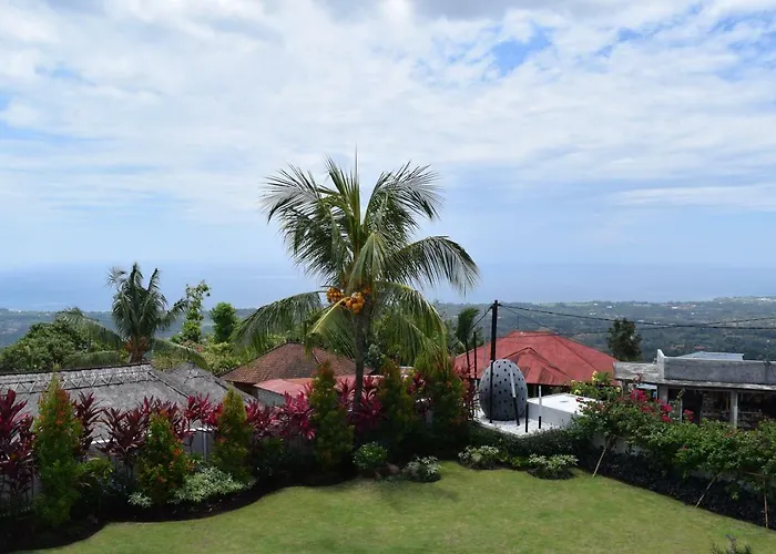 Putih Villa Lovina